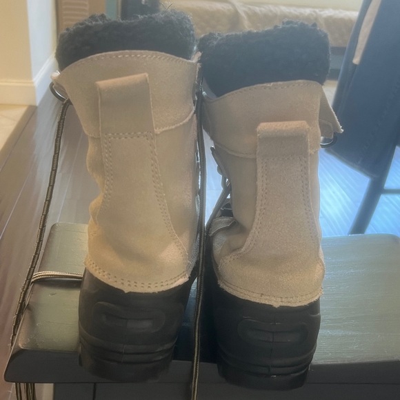 Itasca Men\'s Size 7 Black and Cream Snow Boots - Like New main image 6